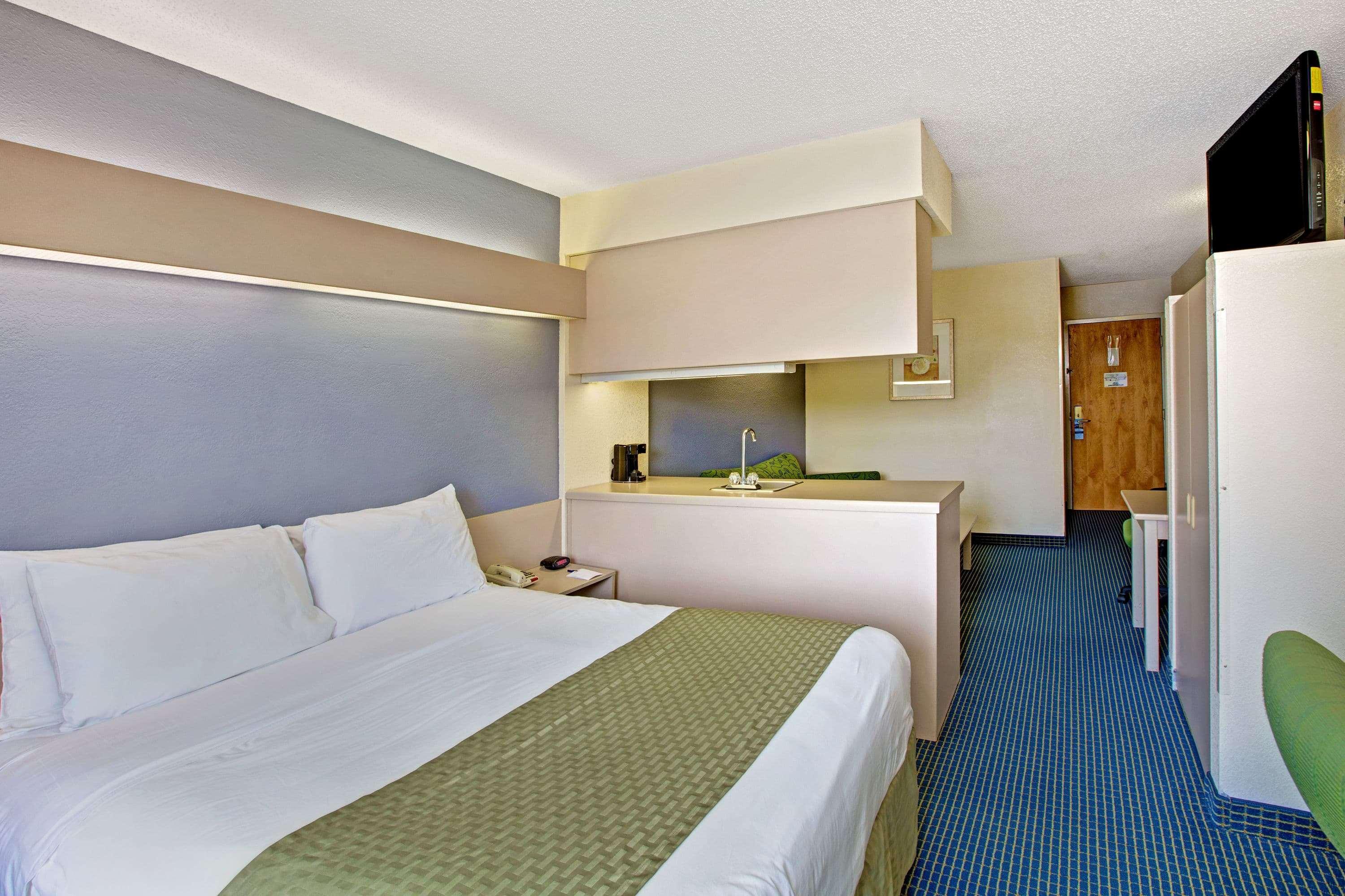 Microtel Inn & Suites By Wyndham Стейтсвіль Екстер'єр фото